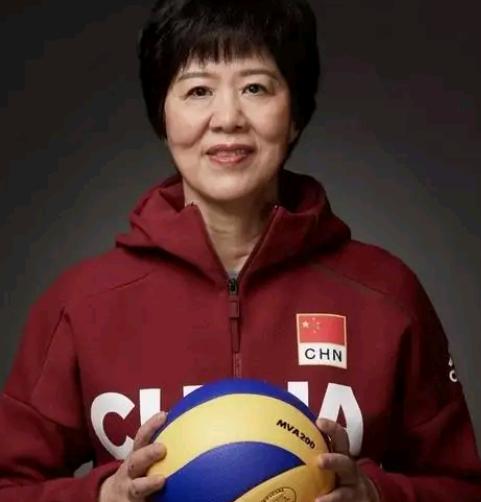 中国女排
历届主教练任期年限
袁伟民(1976-1984):8年
邓若曾(198