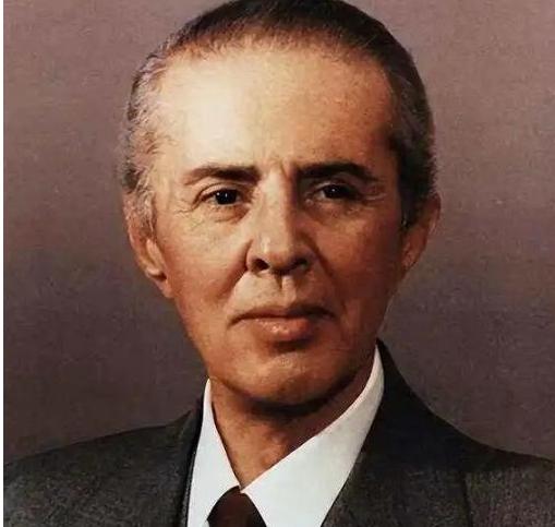 1969年， 欧洲 穷国 阿尔巴尼亚 向中国伸手要钱，想给每家每户装上电视机。但