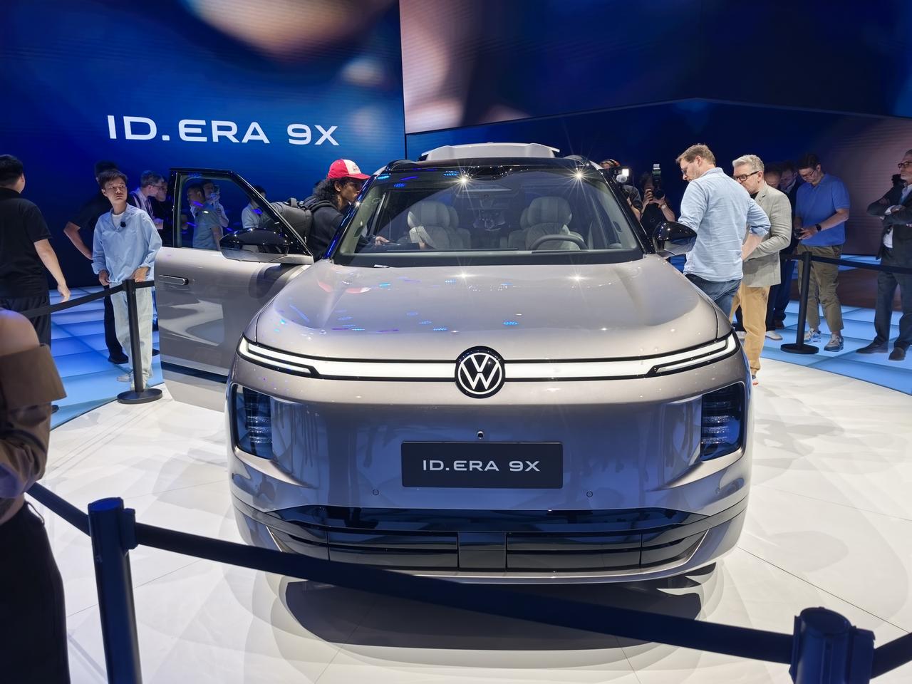 上汽大众这次也是全阵容出场，带来了ID. ERA 9X、途观L ePro、帕萨特