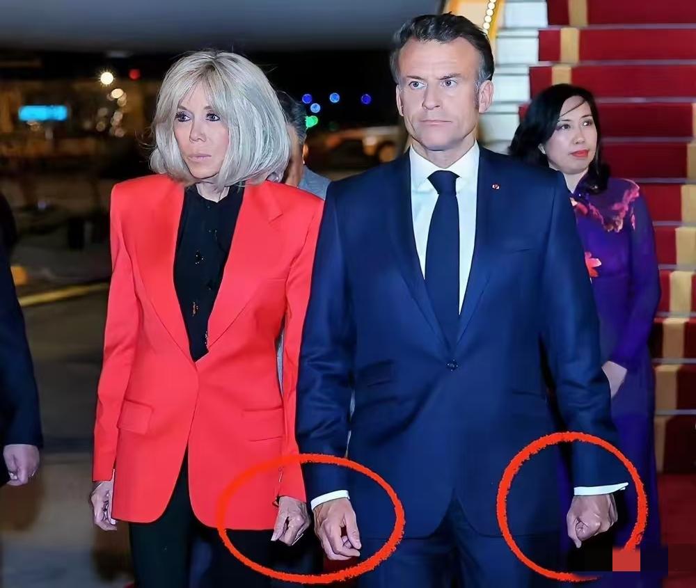 马克龙刚在日本直批“某大国的善变，不顾盟友的外交政策”，本想摆足大国领袖范儿。转