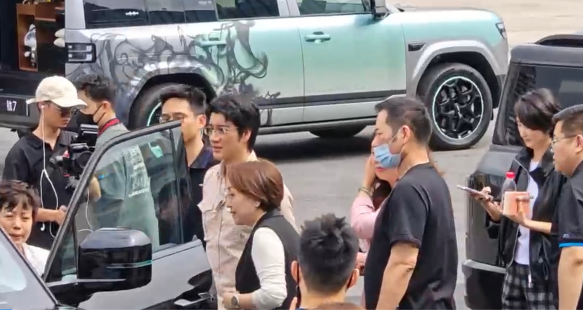 顶流音乐人王力宏现身体验方程豹，或将成为方程豹汽车代言人！！方程豹真不愧是比亚迪