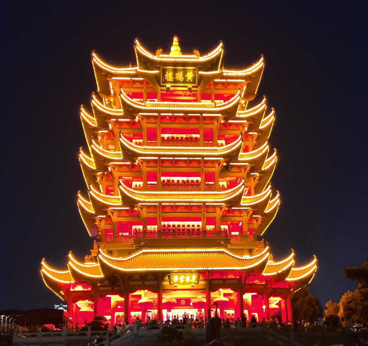 怎么区分沪市、深市股票？
 
看股票代码开头，最简单直接：
 
沪市（上海）
 