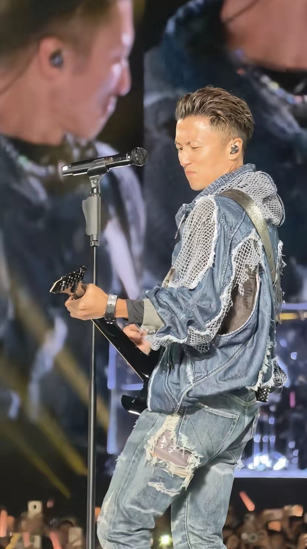 谢霆锋演唱会出圈话题，全被话筒和穿搭梗承包了。 