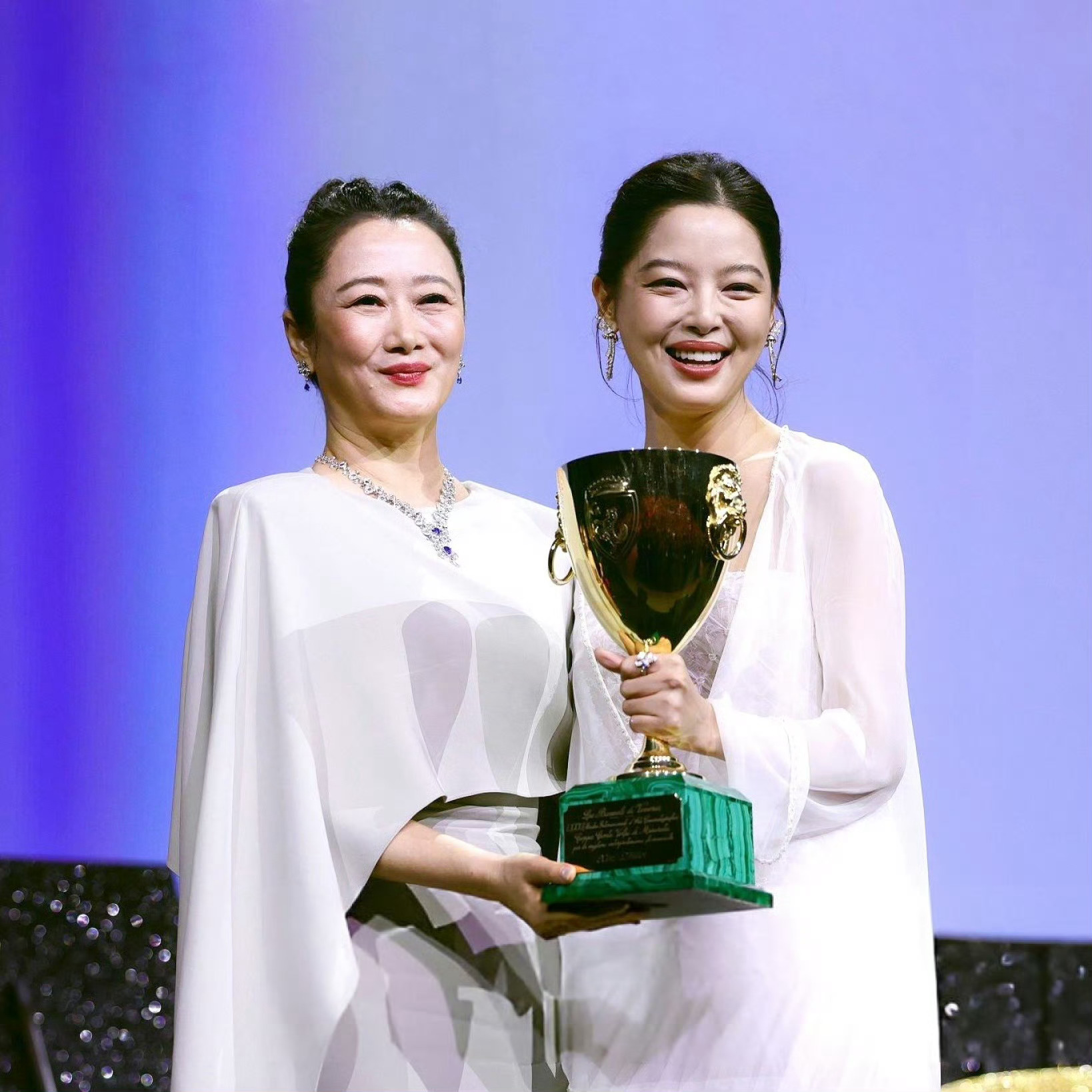 【女性闪耀时】让我们一起迎接这个璀璨的中女时代·辛芷蕾影史留名 ​​​