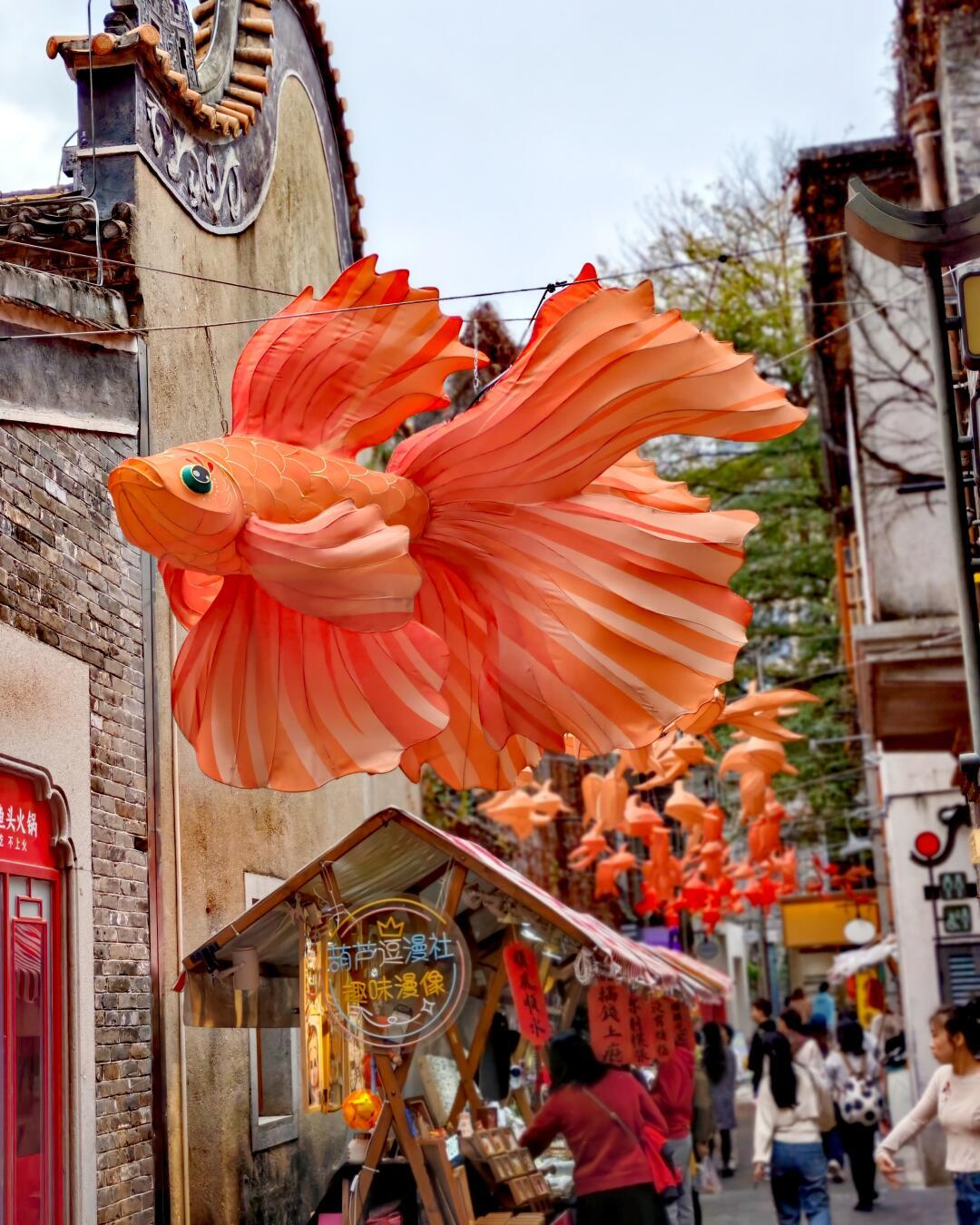 身边的年味  广东年味  佛山年味 佛山祖庙的新年氛围太绝了，被狠狠拿捏住了。古