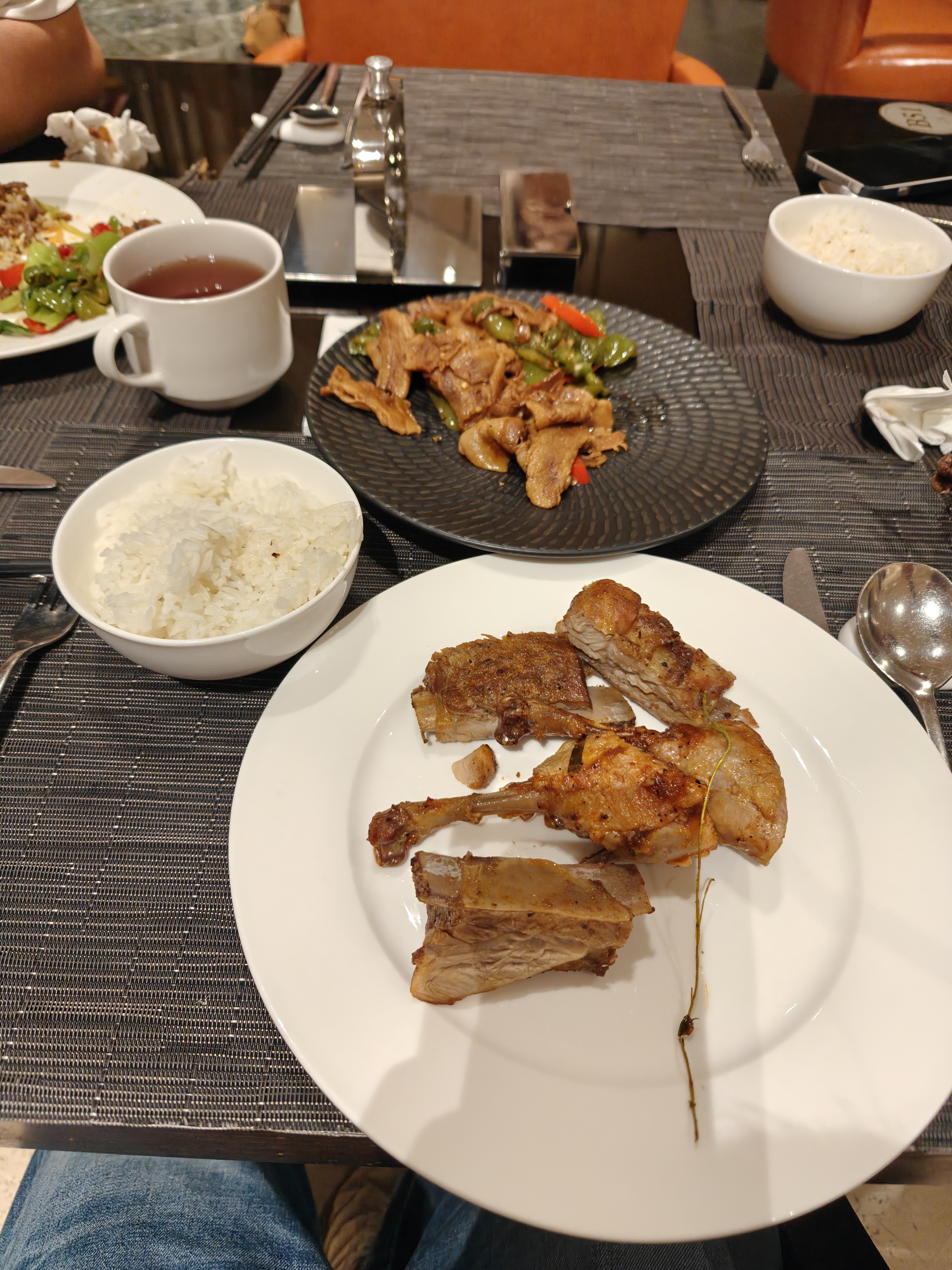今天第一顿饭，狂炫[允悲] ​​​