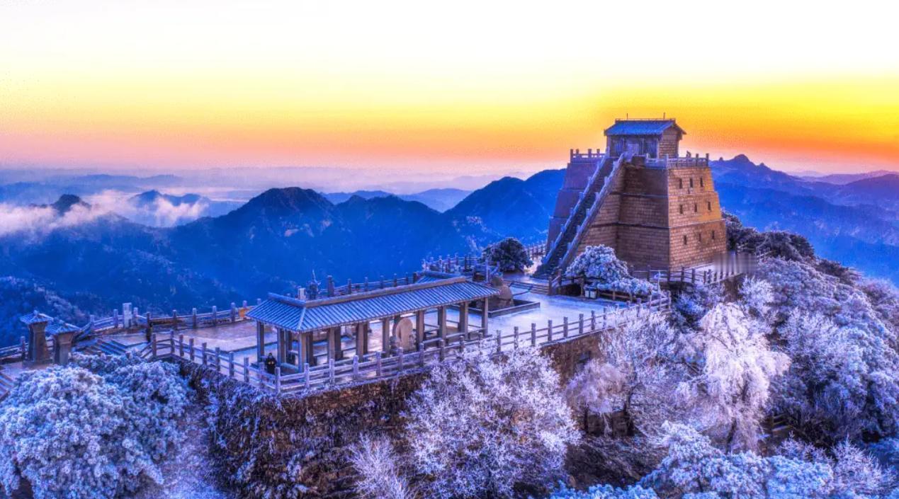 最近一两年都在成都这边，发现成都这边基本上没有韭菜鸡蛋馅饺子，四川这边顿顿离不开