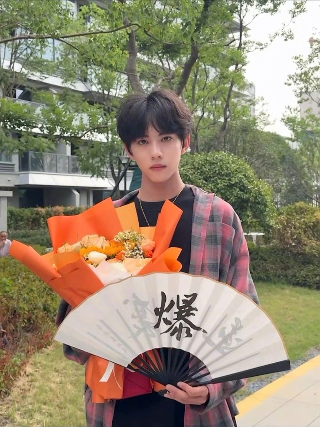 哥哥杀青照好酷！[么么哒] ​​​