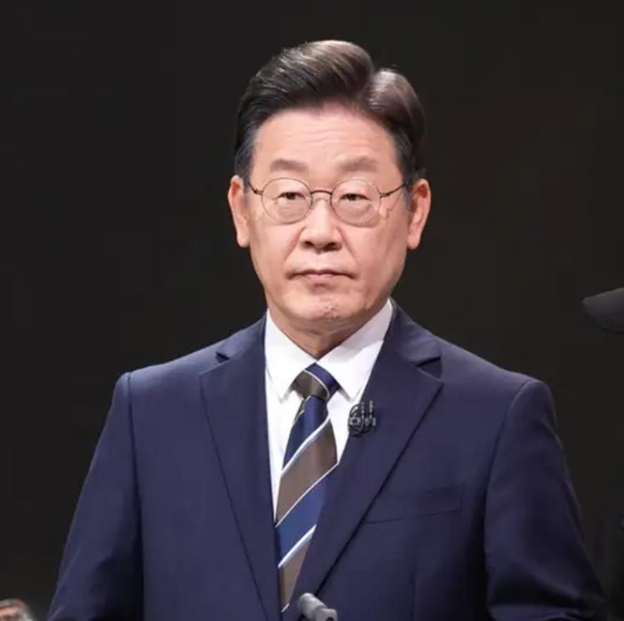 韩国总统李在明自嘲：不学汉字，我的名字就成了罪名
 
2025年6月，韩国总统李