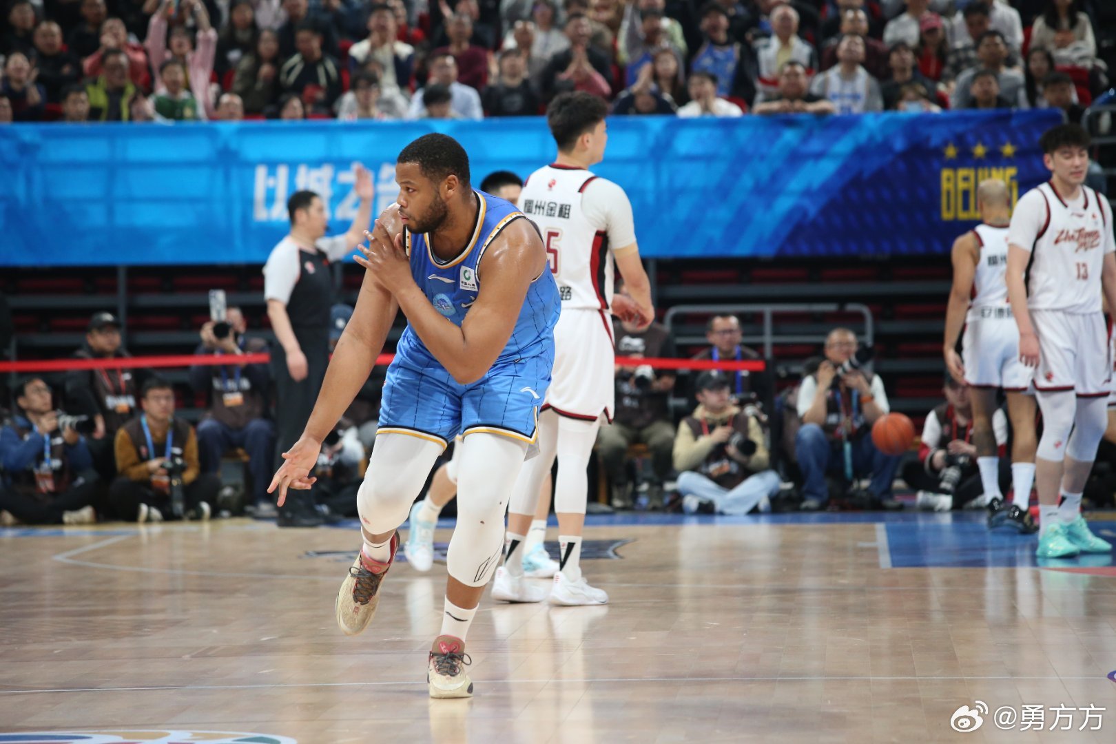 北京男篮vs浙江男篮 胖子今天爽了，就像之前说的，他应该成为第四节的外援人选！ 