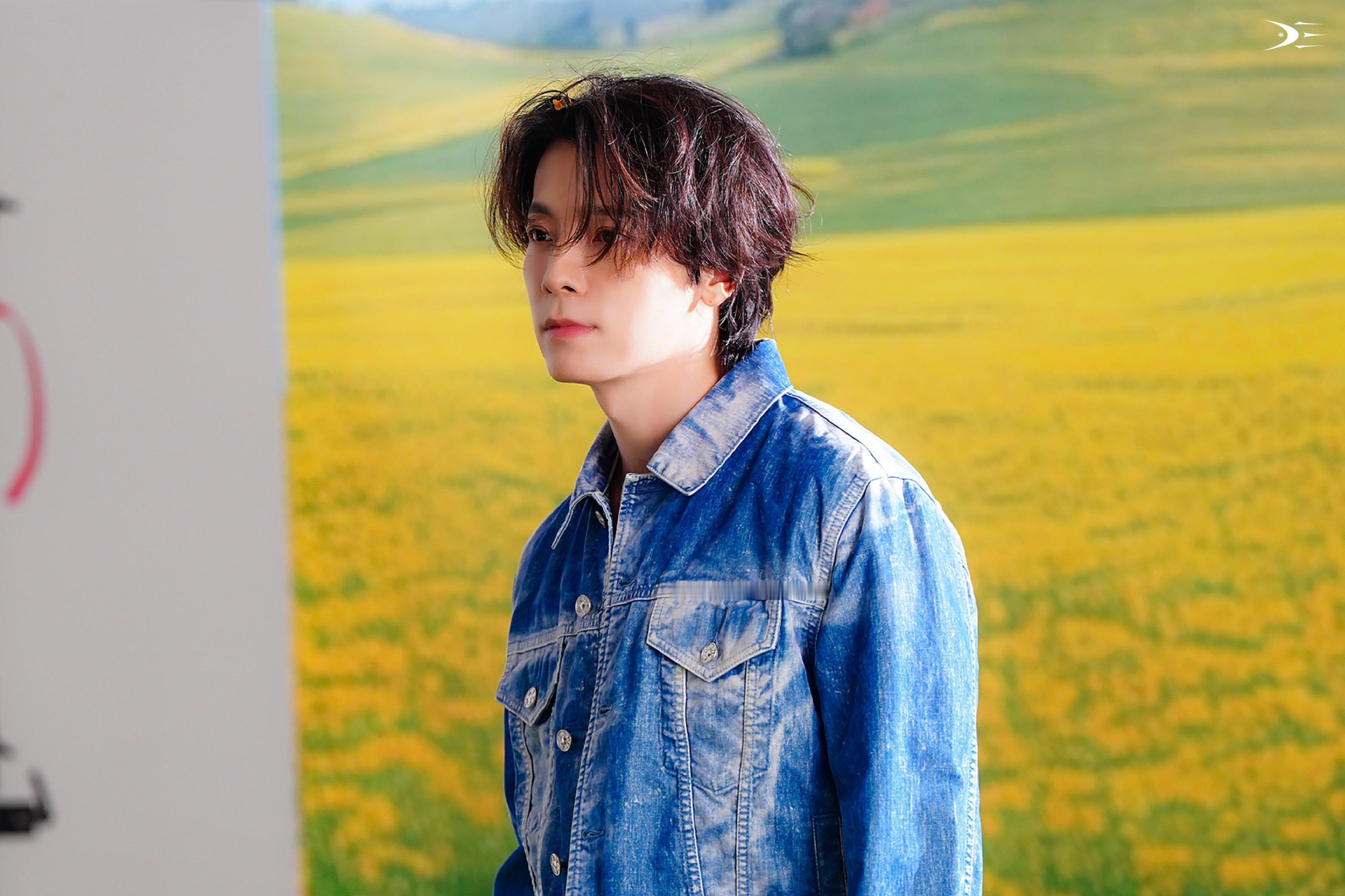 “CB百蓝_。260428 D&E official更新李东海 相关：[📸]D