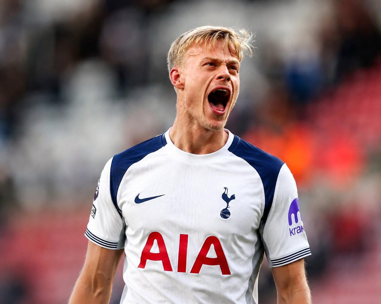 【热刺报价范赫克】热刺今夏准备在中卫的位置上完成大换血！在以四年合同敲定阿根廷中