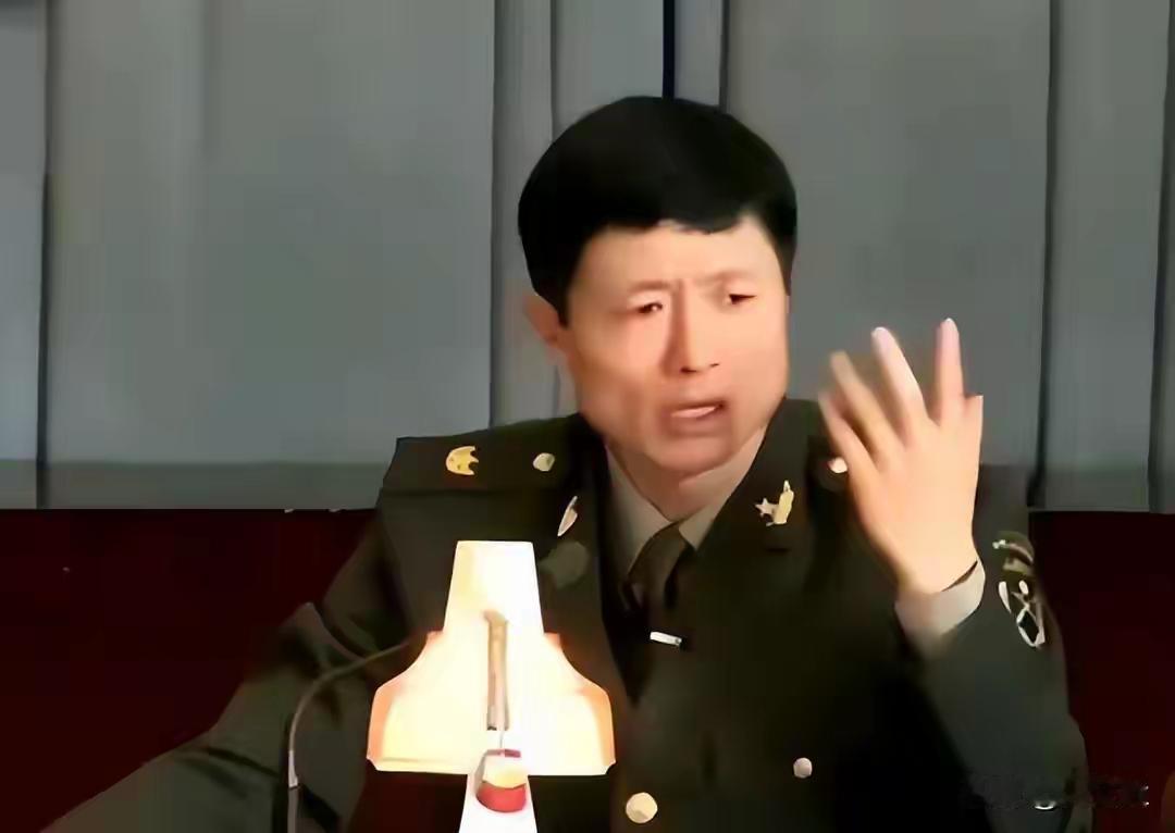 ＃网友对《艾跃进是个什么样的人》一文的认知＃

刚才刷到网名为“人文社”的朋友的