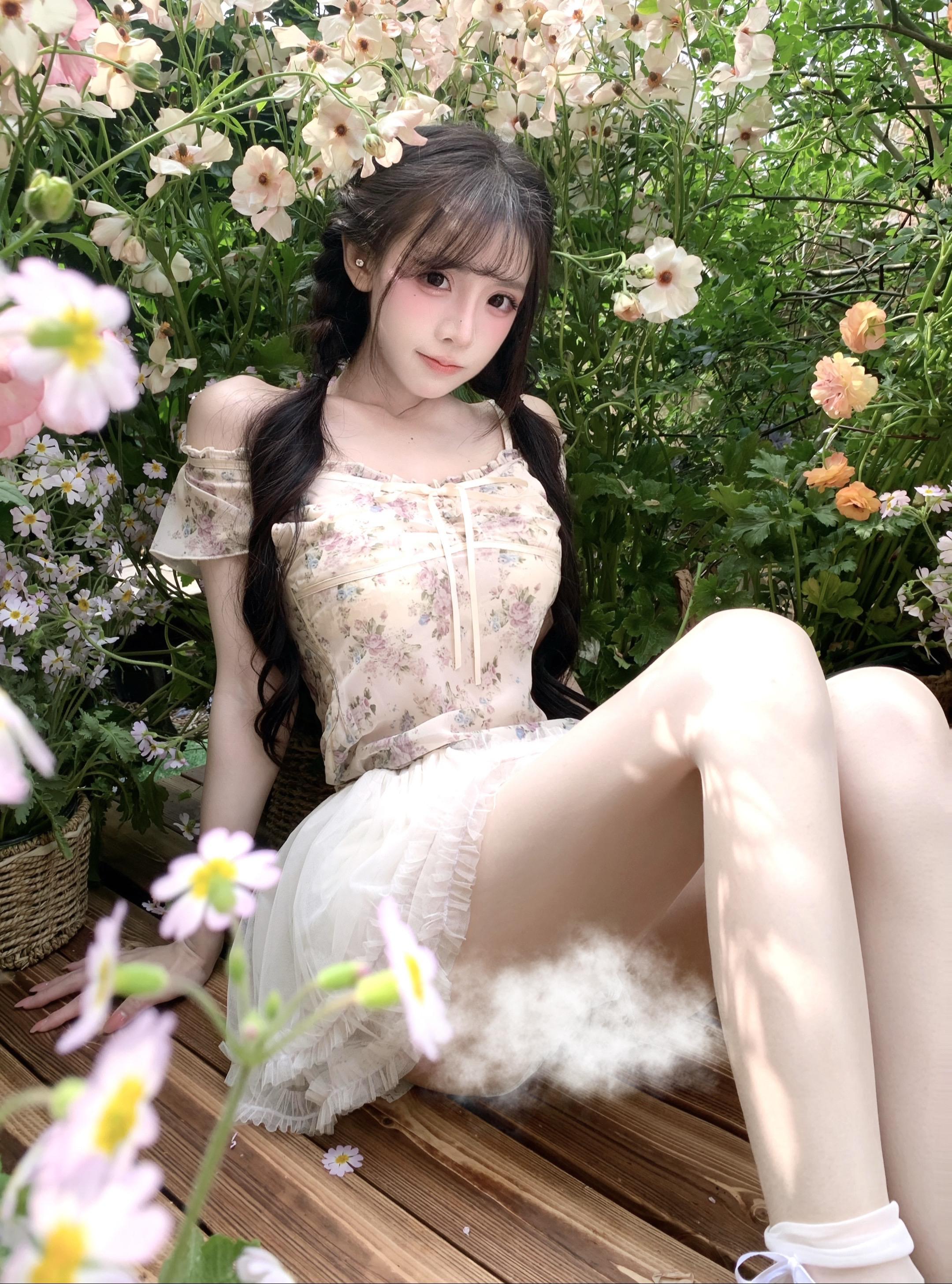 ˚₊꒰ა𝓐𝓷𝓰𝓮𝓵 少女的裙摆。