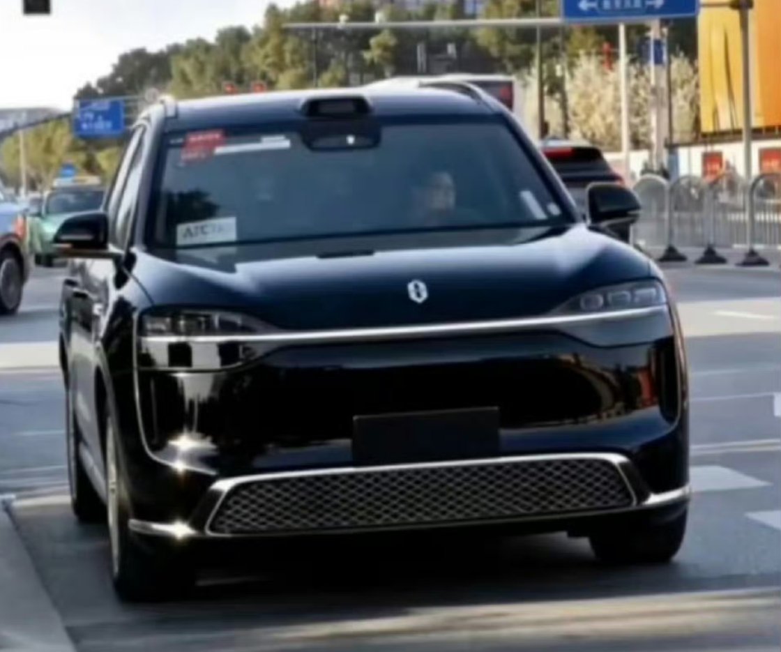 问界新款M9！！50万以上销冠更新了这台车当年给中国车市开创了一堆首发，而且电动