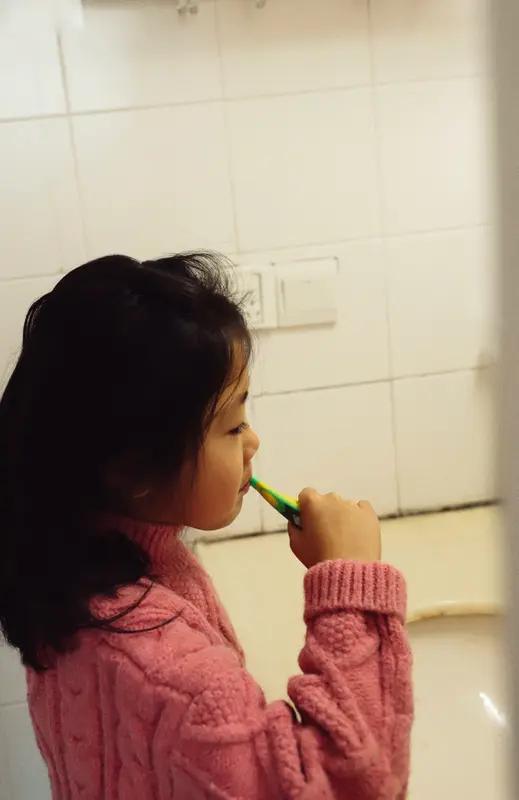 “每天刷牙，为啥牙齿还是‘闹罢工’啦？”好多人都天真地以为，每天刷牙就像给牙齿上