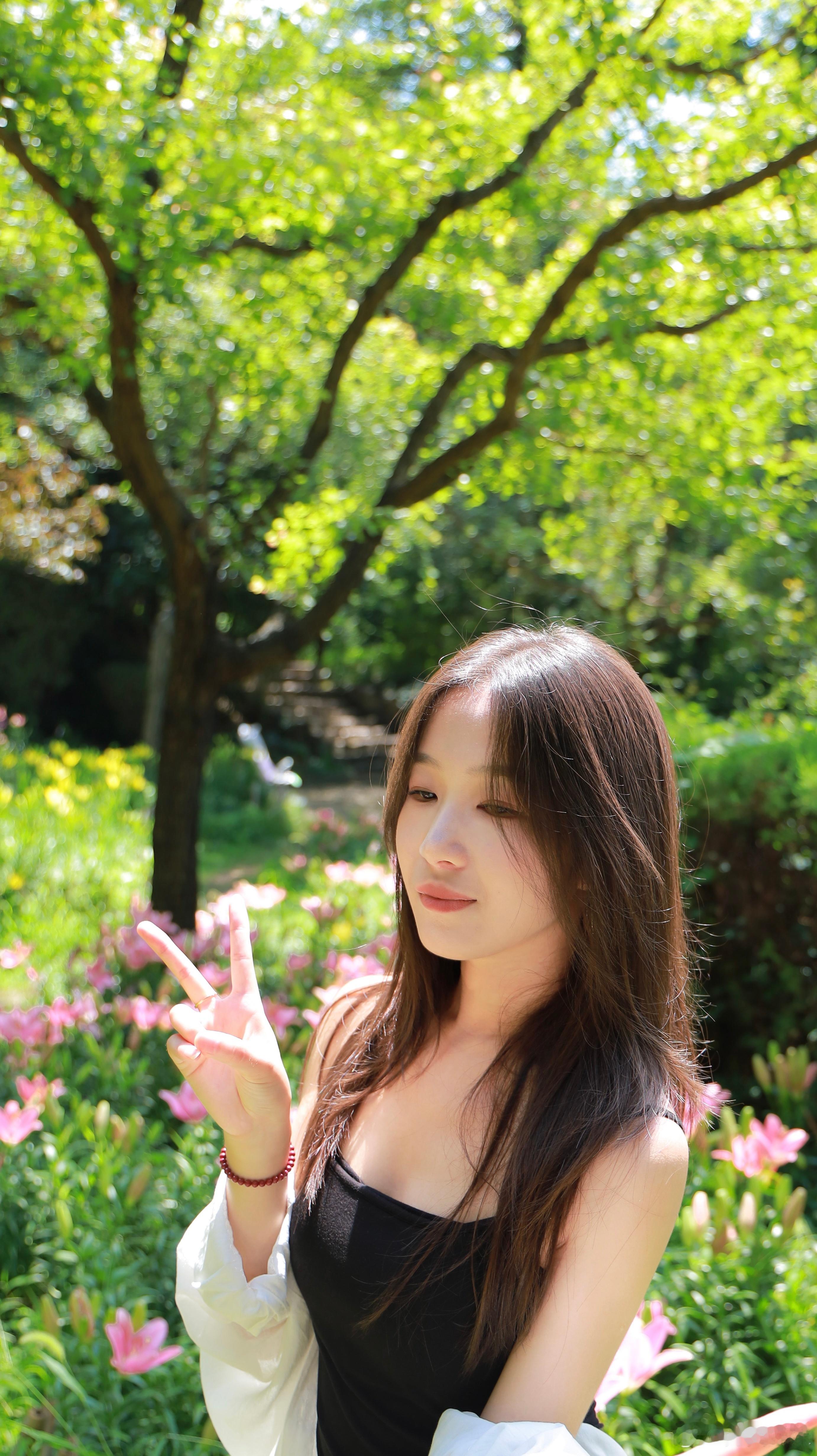 休一天班干嘛去，当然美美出片了！！现在山上天气刚刚好，除了晒点温度没有那么高，朋