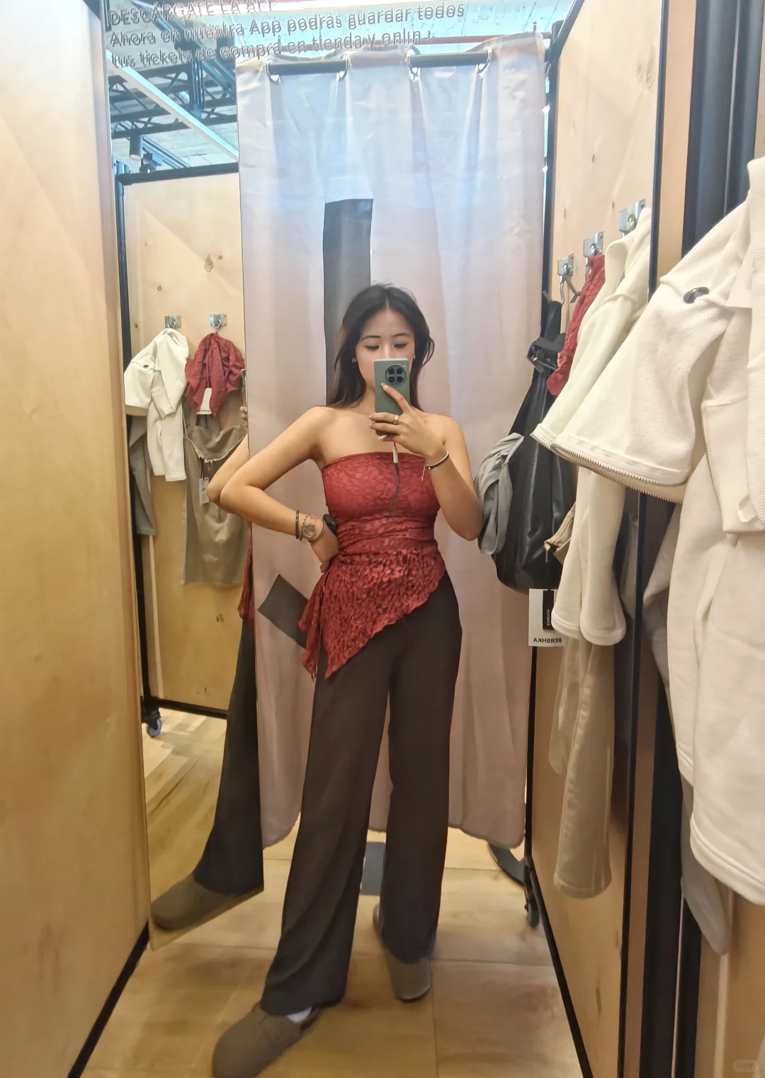 🇪🇸bershka 好看，但是不好配衣服！