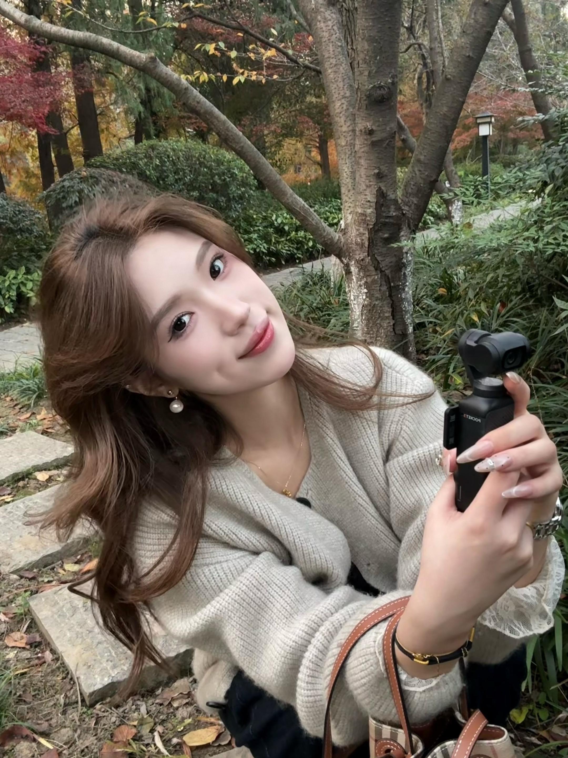 我们都不懂离别的重量 直到某天冷空气裹挟回忆