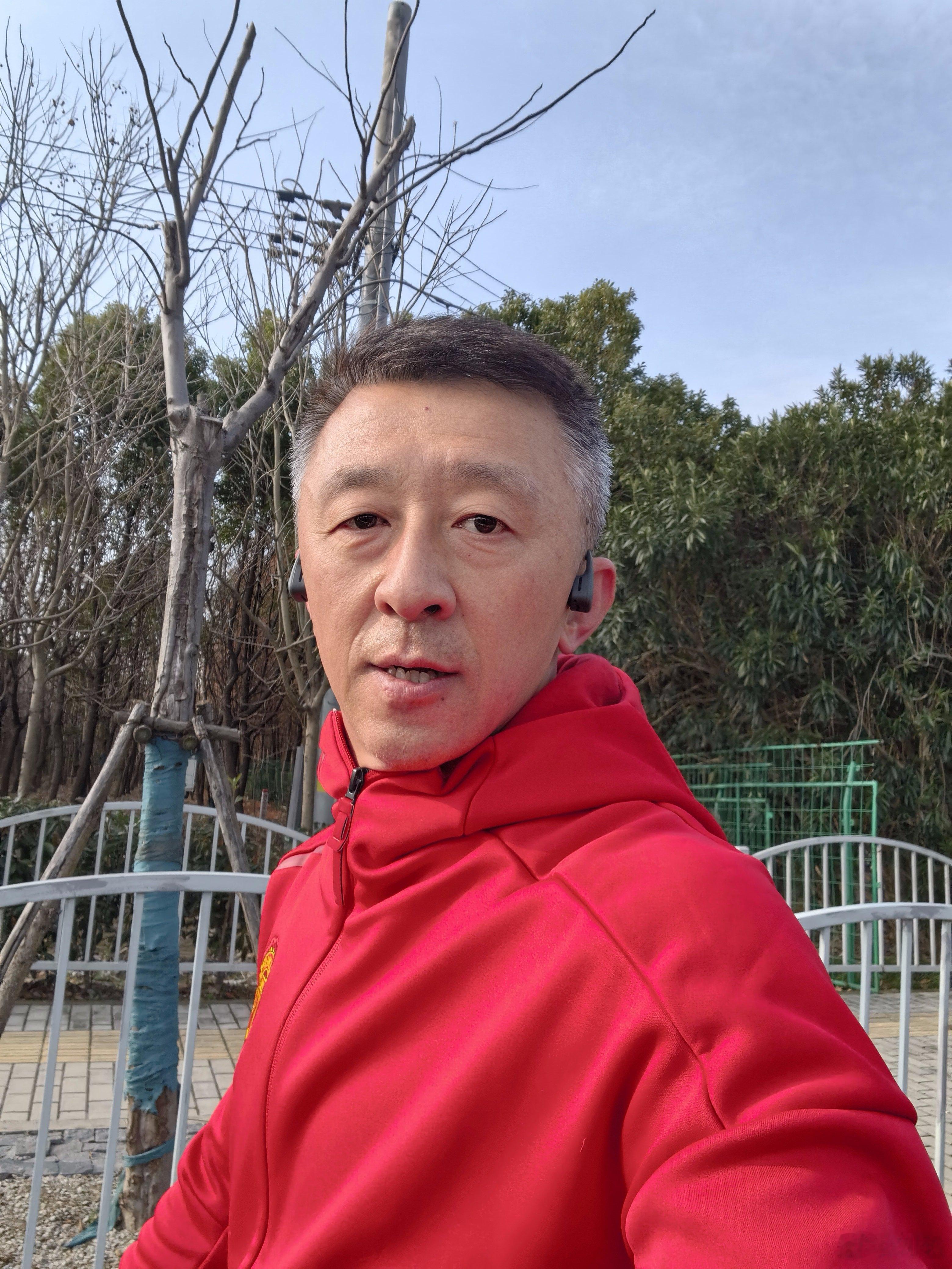 春节必须做的几件事情：饺子就酒，腊八蒜，还有就是按照几十年的习惯，用运动开始新年