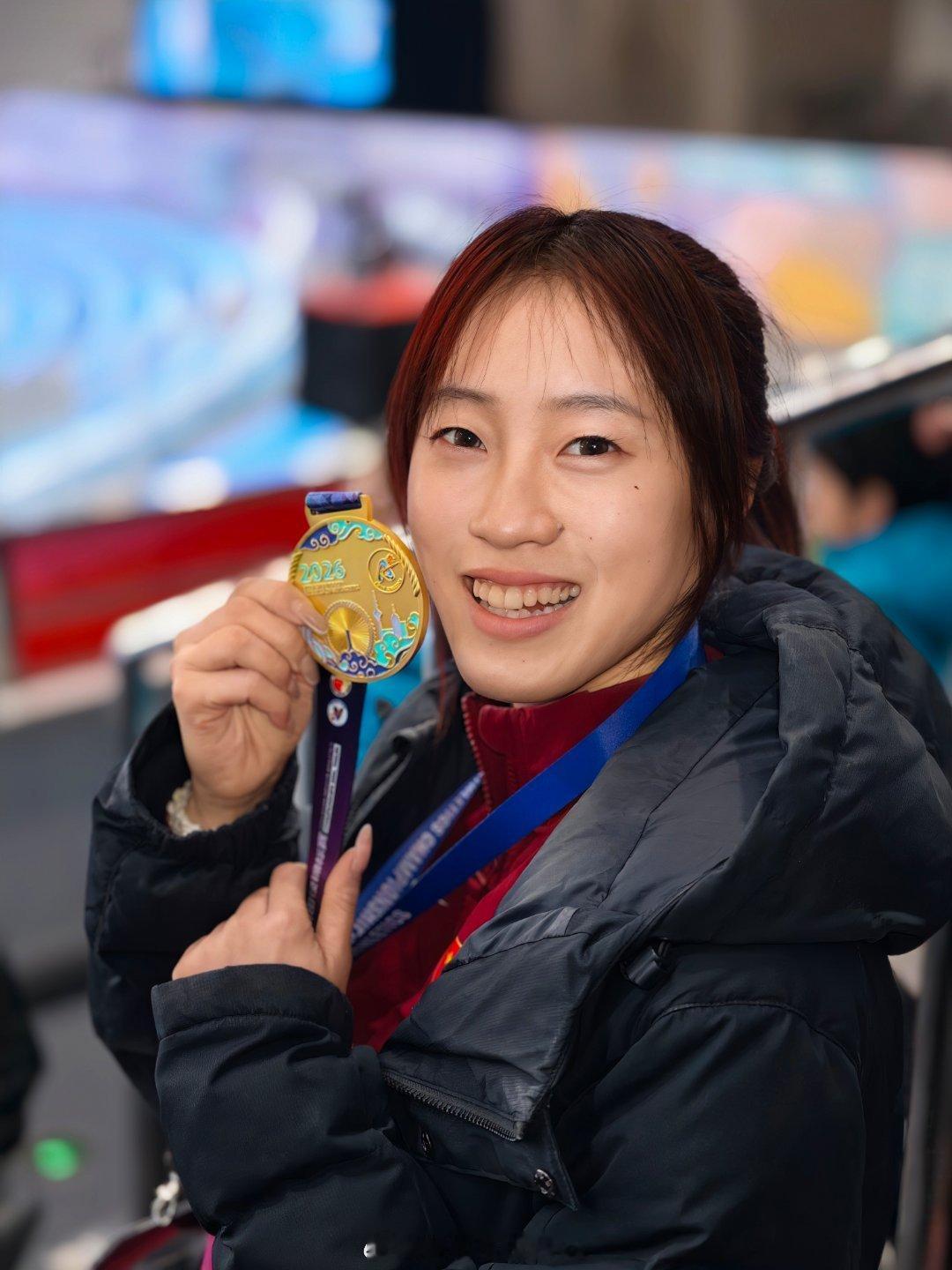 我找个朋友给大家展示一下2026亚洲室内田径锦标赛 的金牌田径说一哈你不知道的田