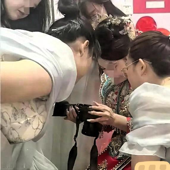谁这么勇猛，敢给新娘看样片？