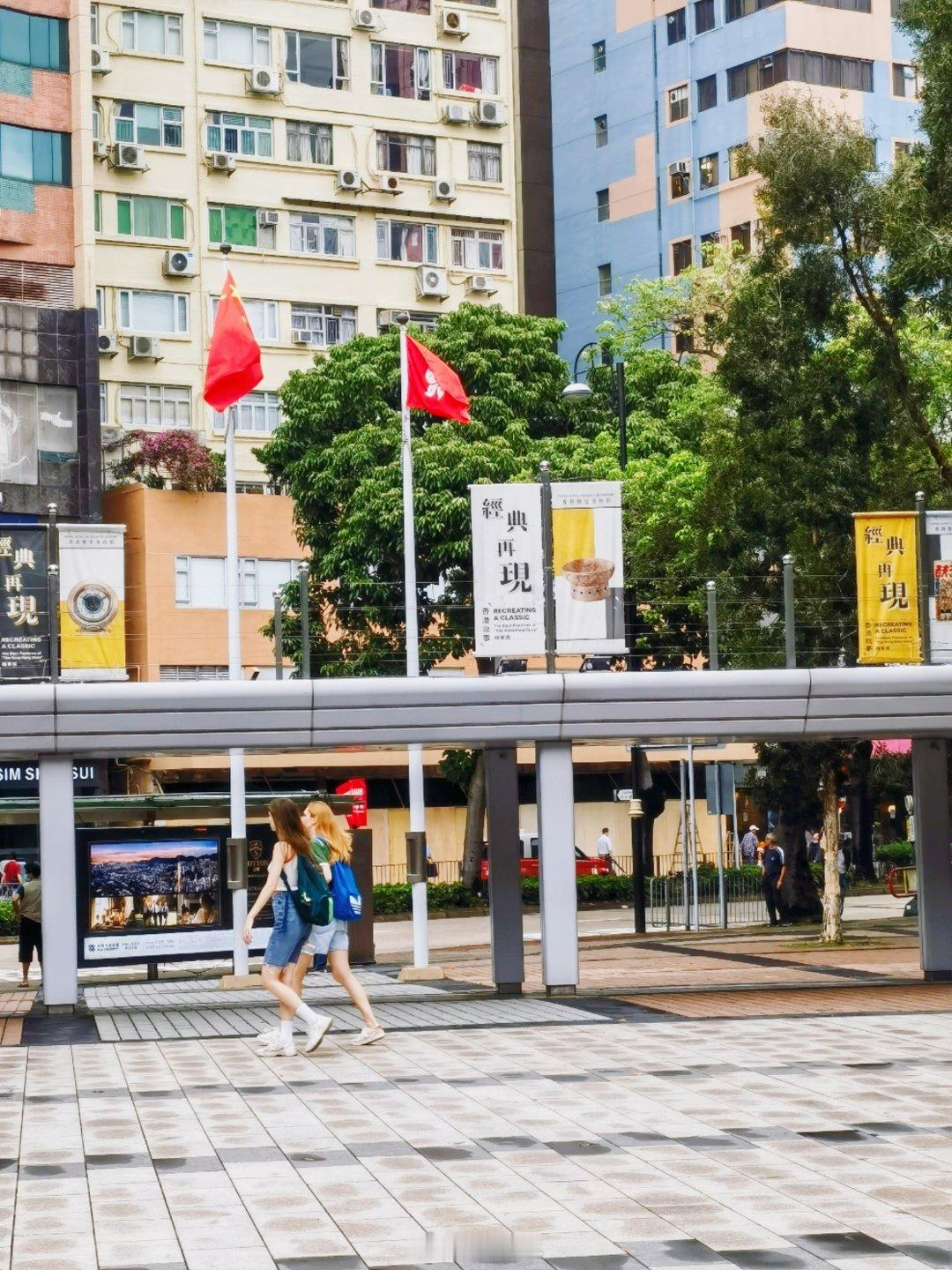 香港回归祖国29年了时光匆匆，弹指一挥间，香港回归祖国已然二十九载。回望悠悠岁月