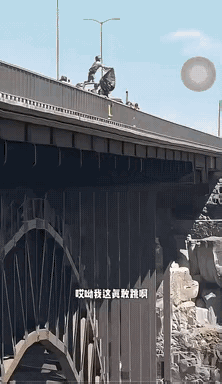 我喜欢这句，
不成功变成盒。