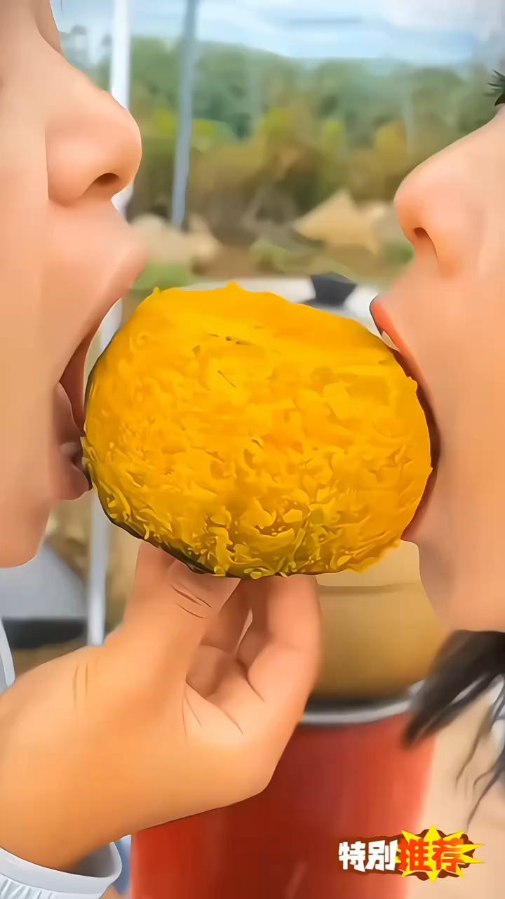 吃南瓜的四个禁忌
       吃南瓜虽然好处多，但也有四个禁忌得留意。
   