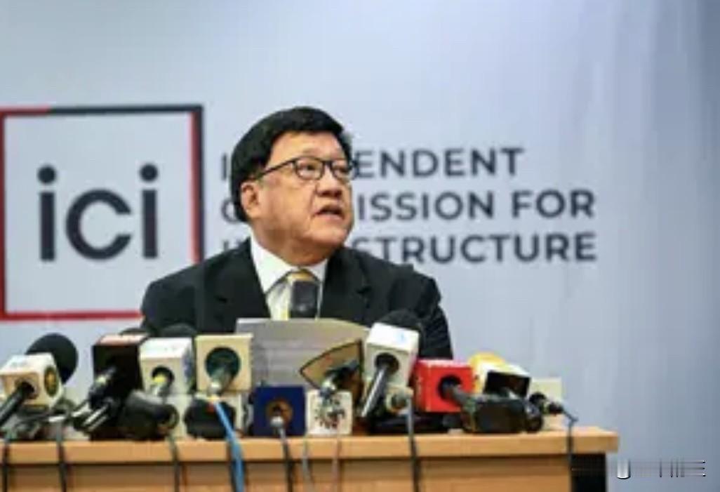 菲律宾总统府周二表示，小马科斯总统将让独立基础设施委员会自行决定其未来走向。数周