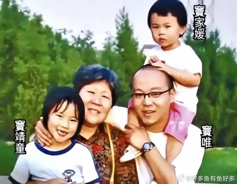 都说姑姑亲，侄女随姑。但窦颖这姑姑当得，太不“寻常”了。哥哥窦唯和王菲闹掰，她没