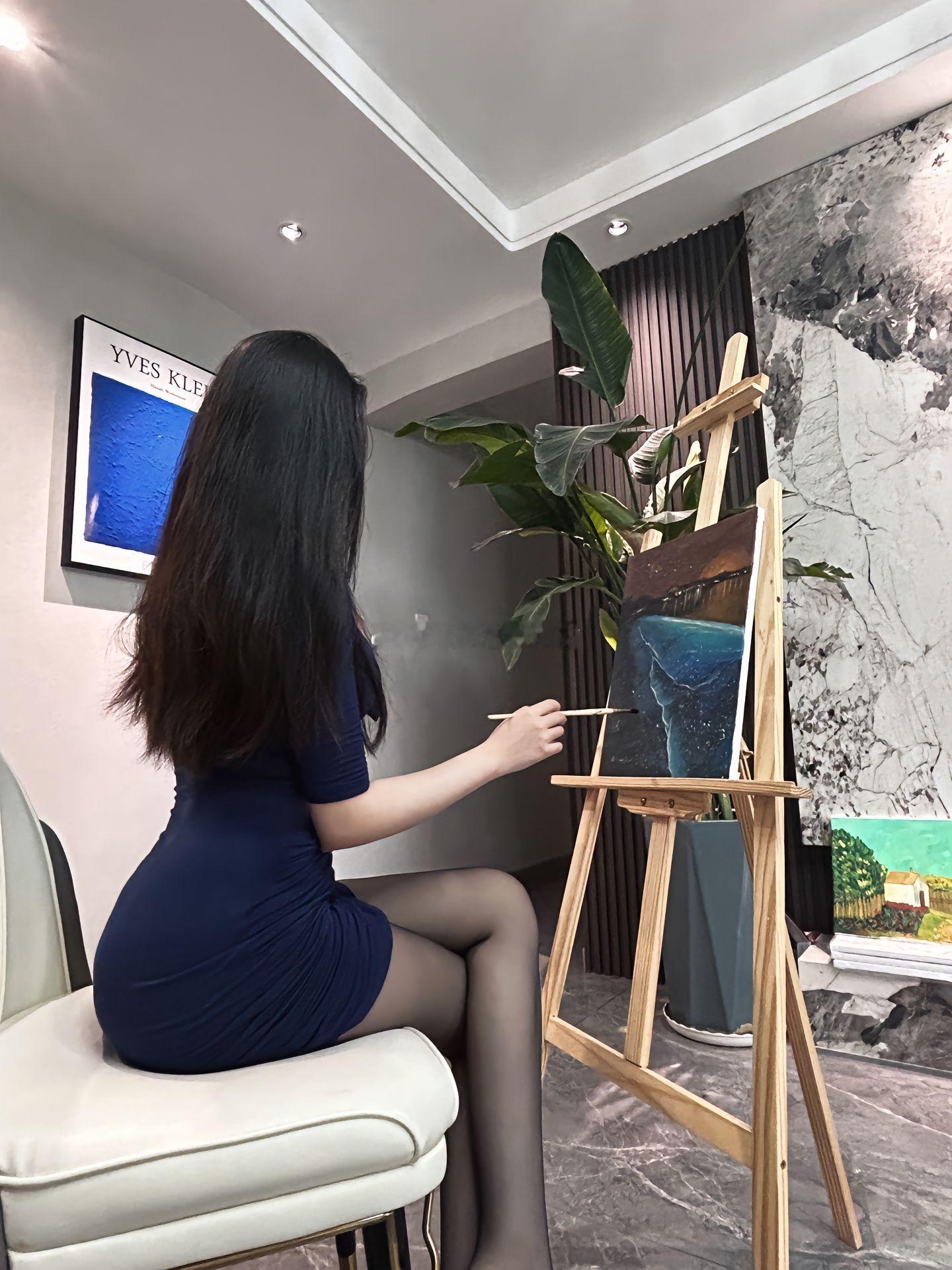 吟诗作画，对酒当歌 ​​​