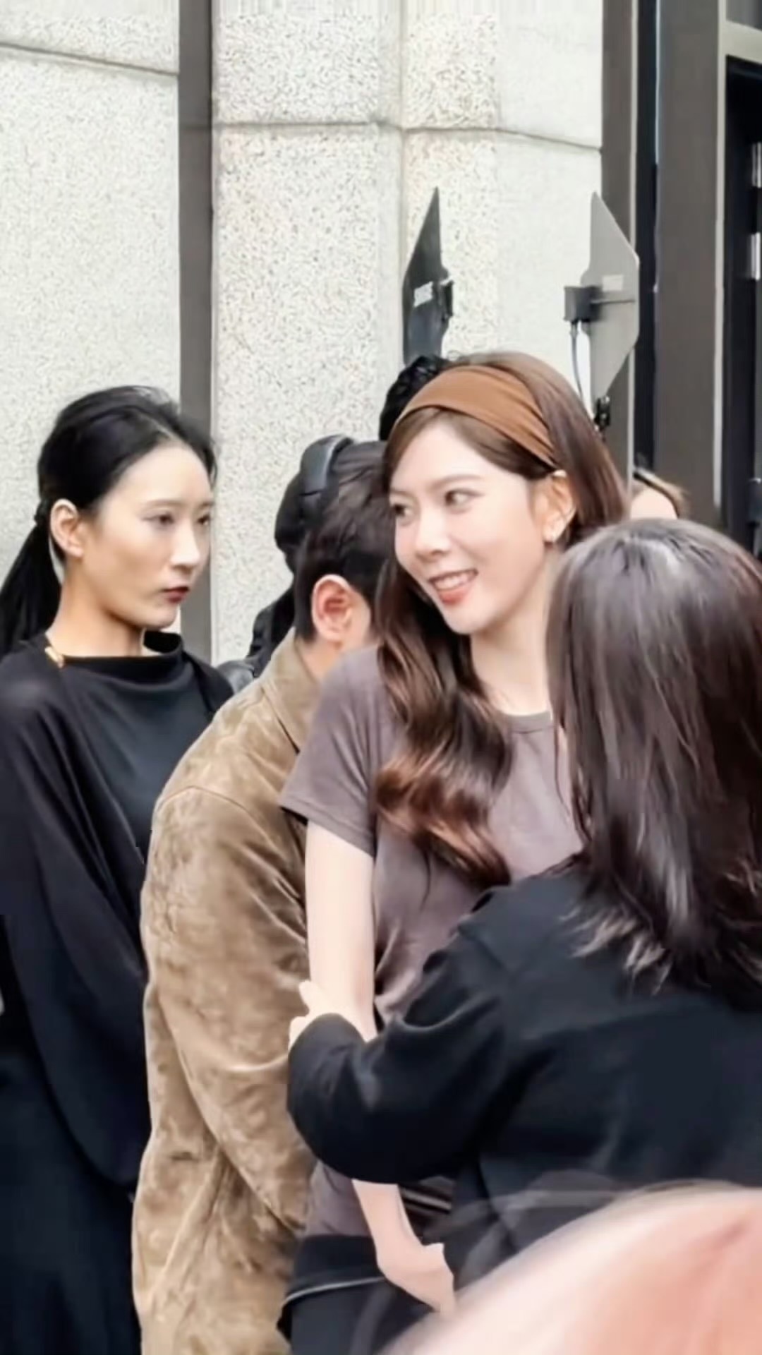 张柏芝宋妍霏杨超越就这样美得我一跳又一跳，一张漂亮的脸旁边是另一张漂亮的脸...