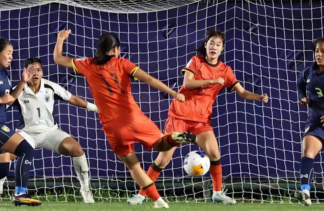 U17 女足亚洲杯中国队 6 比 0 胜泰国队，以 3 战全胜的战绩挺进八强
