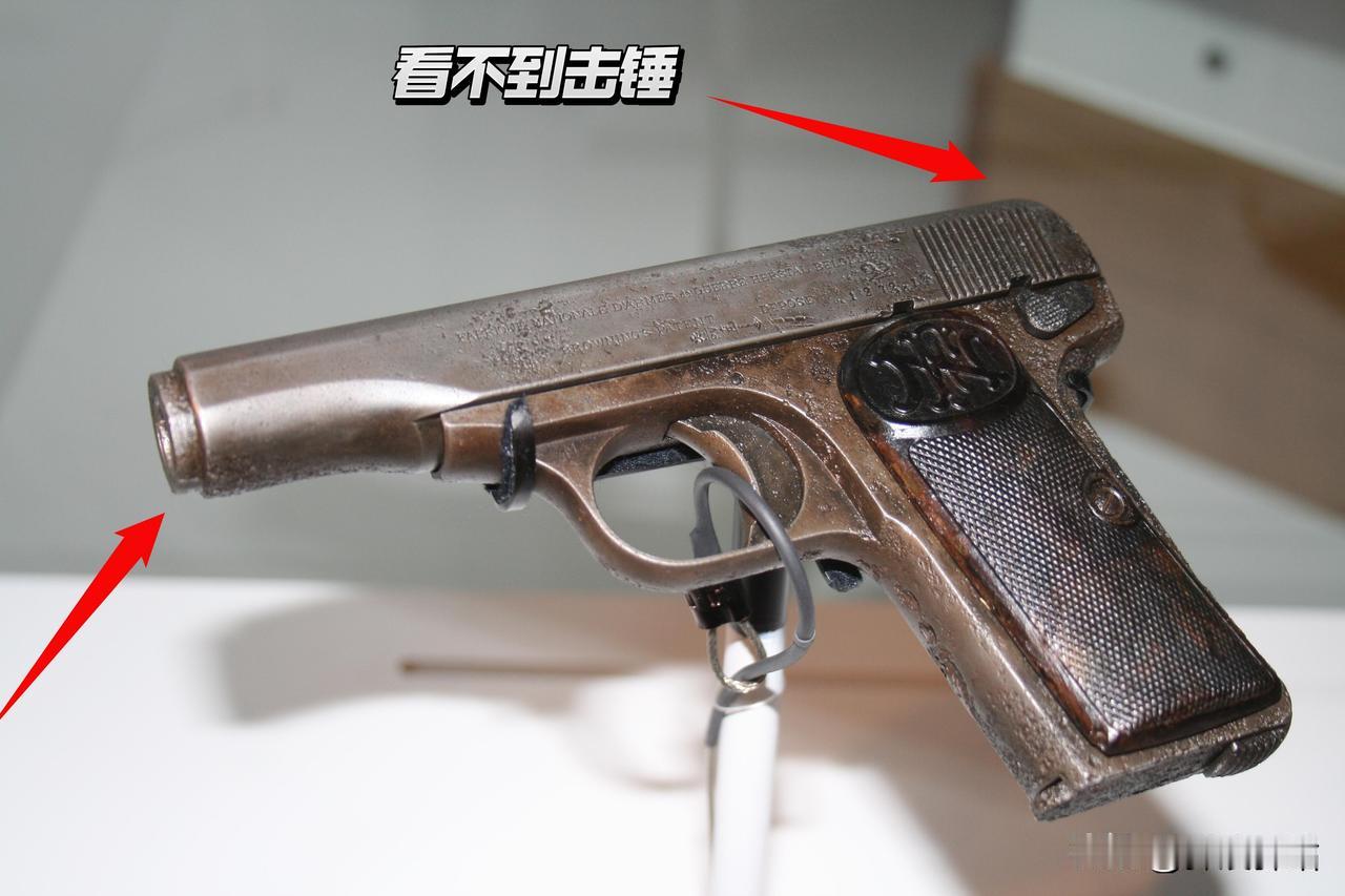 勃朗宁M1910“花口撸子”，枪口那一圈花纹可不是装饰。

1914萨拉热窝事件