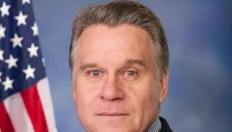 美国议员、有反华劳模之称的克里斯·史密斯对媒体说：“历史上日本与中国斗，从不吃亏