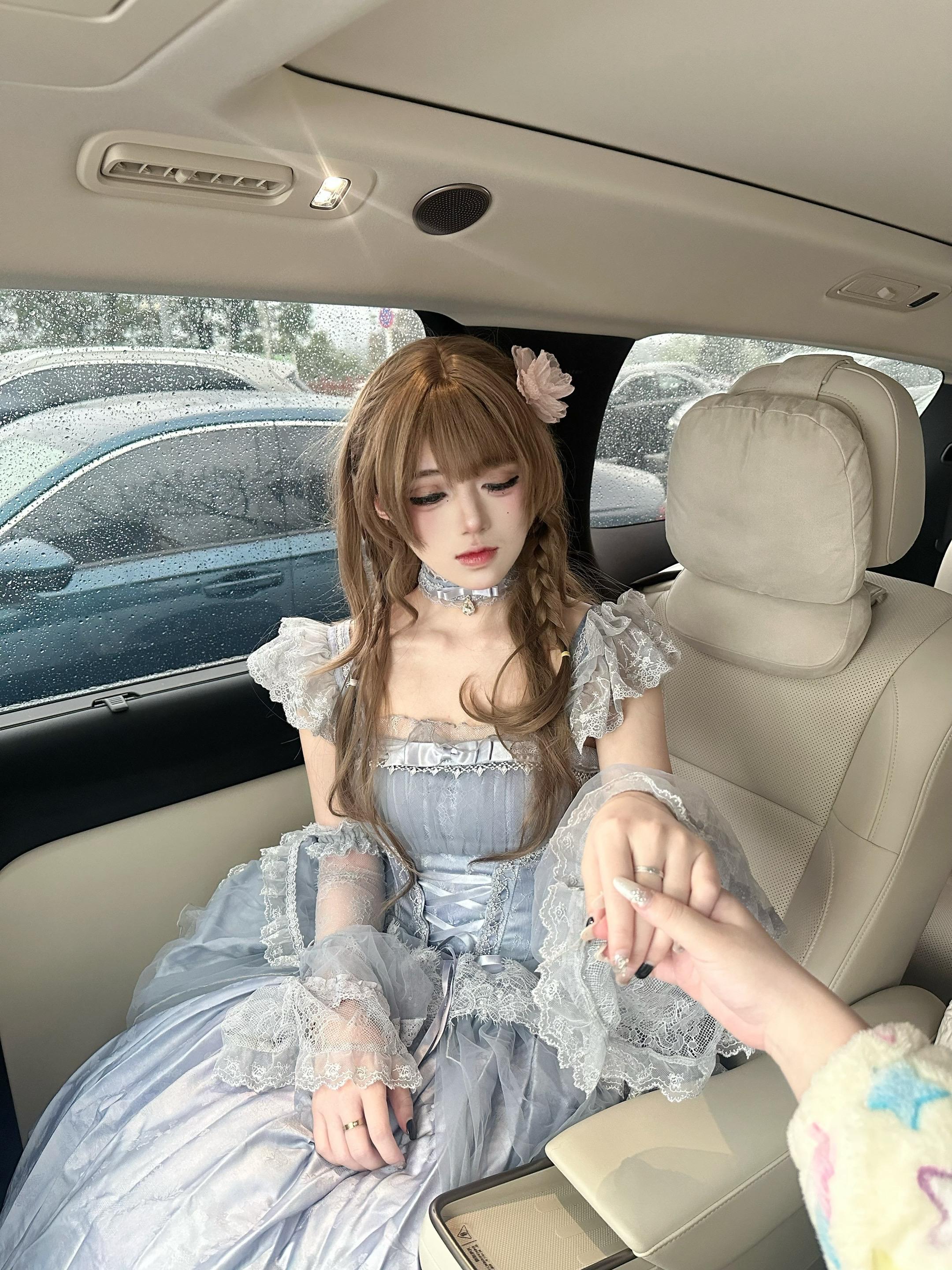 你就这样持续散发魅力引导我 然后又不理我吧