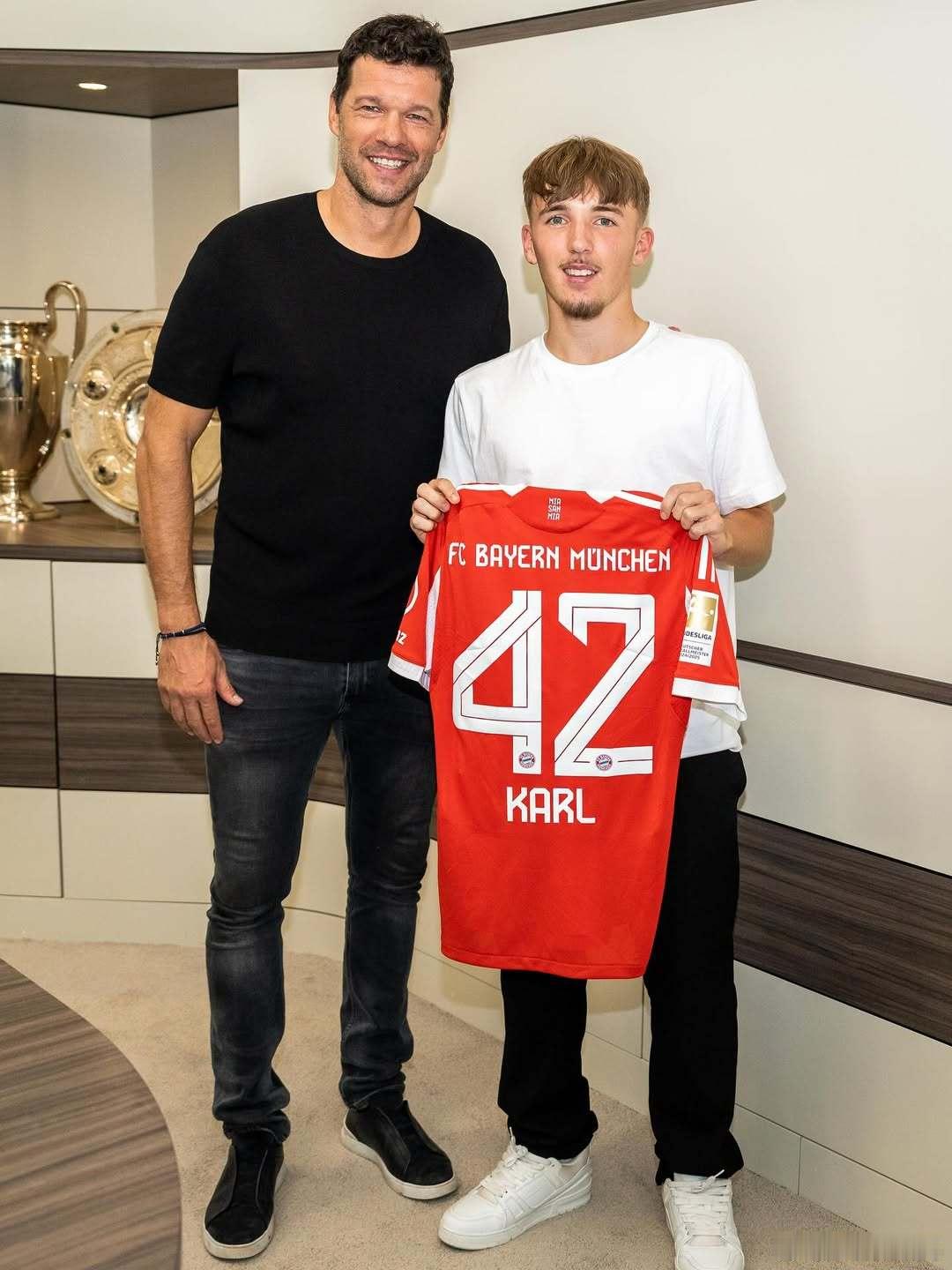 🎙️邁克爾·巴拉克談及倫納特·卡爾的世界盃機會：“他每週展現的表現確實非比尋常