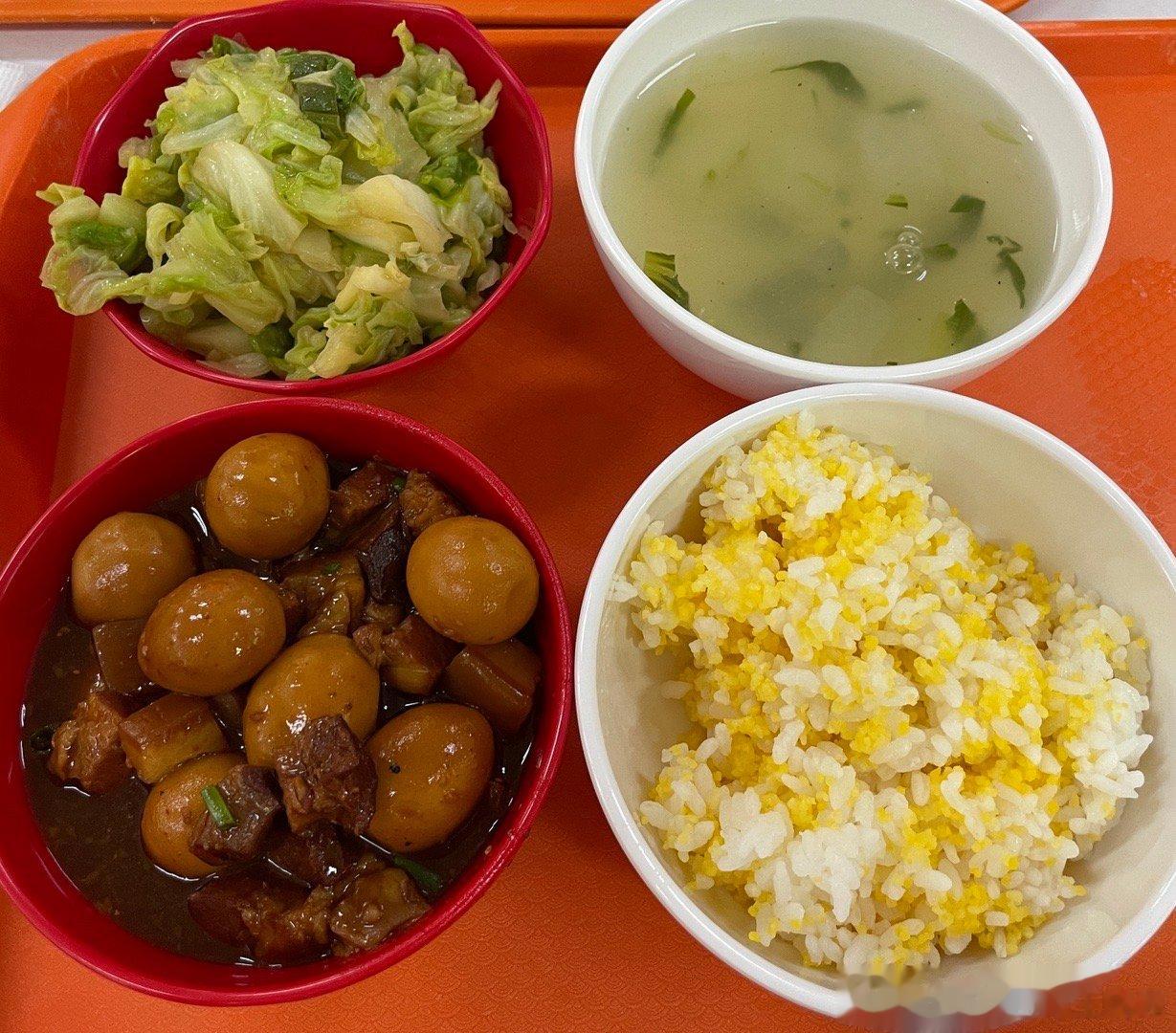 #瘦子同事带的饭# 这样吃真的越吃越瘦了：【吃什么？】1⃣️ 每天一斤蔬菜，午餐