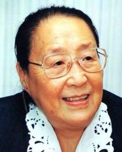 1919年，47岁的“衍圣公”孔令贻抱着女儿合了张影，然而谁也没想到，不久后岳父