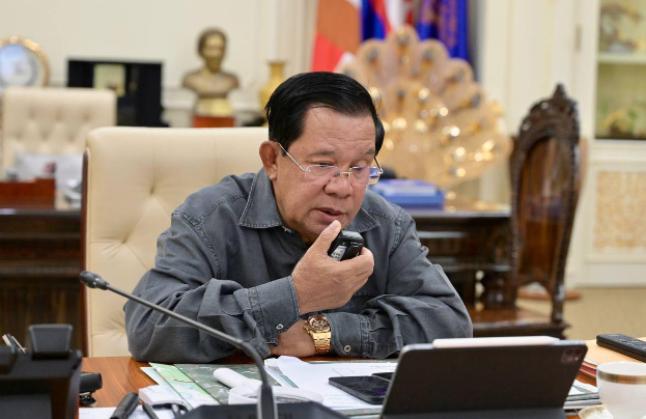 泰柬边境刚开火3天，柬埔寨这边就出了个大新闻，洪森突然在社交平台喊话全国让大家赶