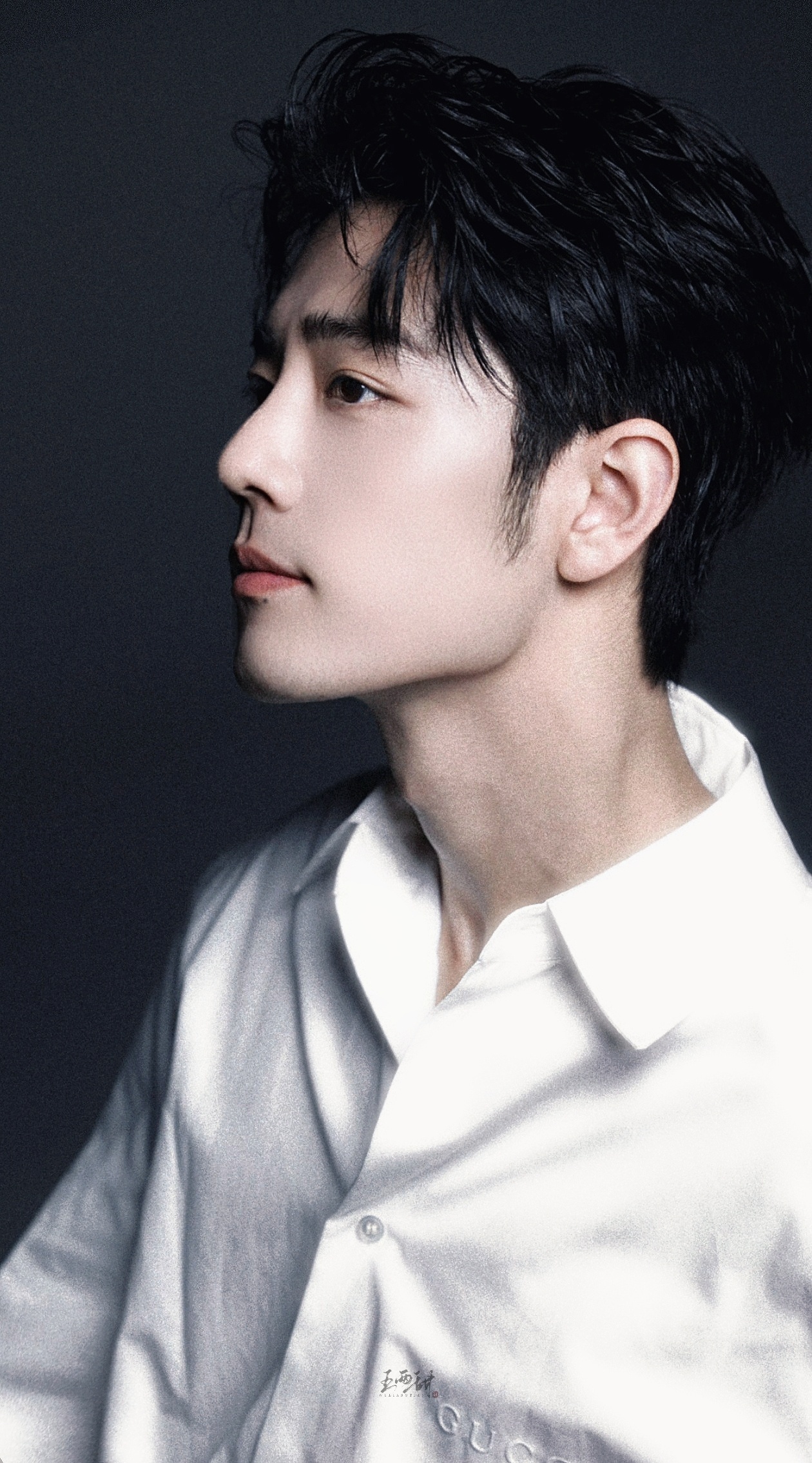 肖战白衬衣男神！这张脸太伟大了，好绝！ 