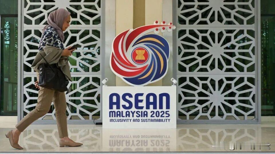 韩媒：特朗普没理韩方“金饭碗”

这场APEC峰会，韩方大张旗鼓而且期待满满好好