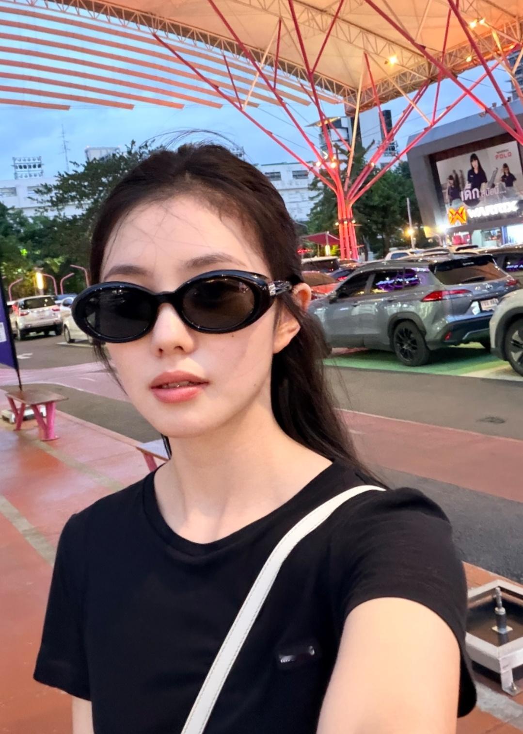 刘浩存lhc刘浩存美顺与长生lhc刘浩存刘美顺想把所有的温柔和浪漫都融进月光𝑴