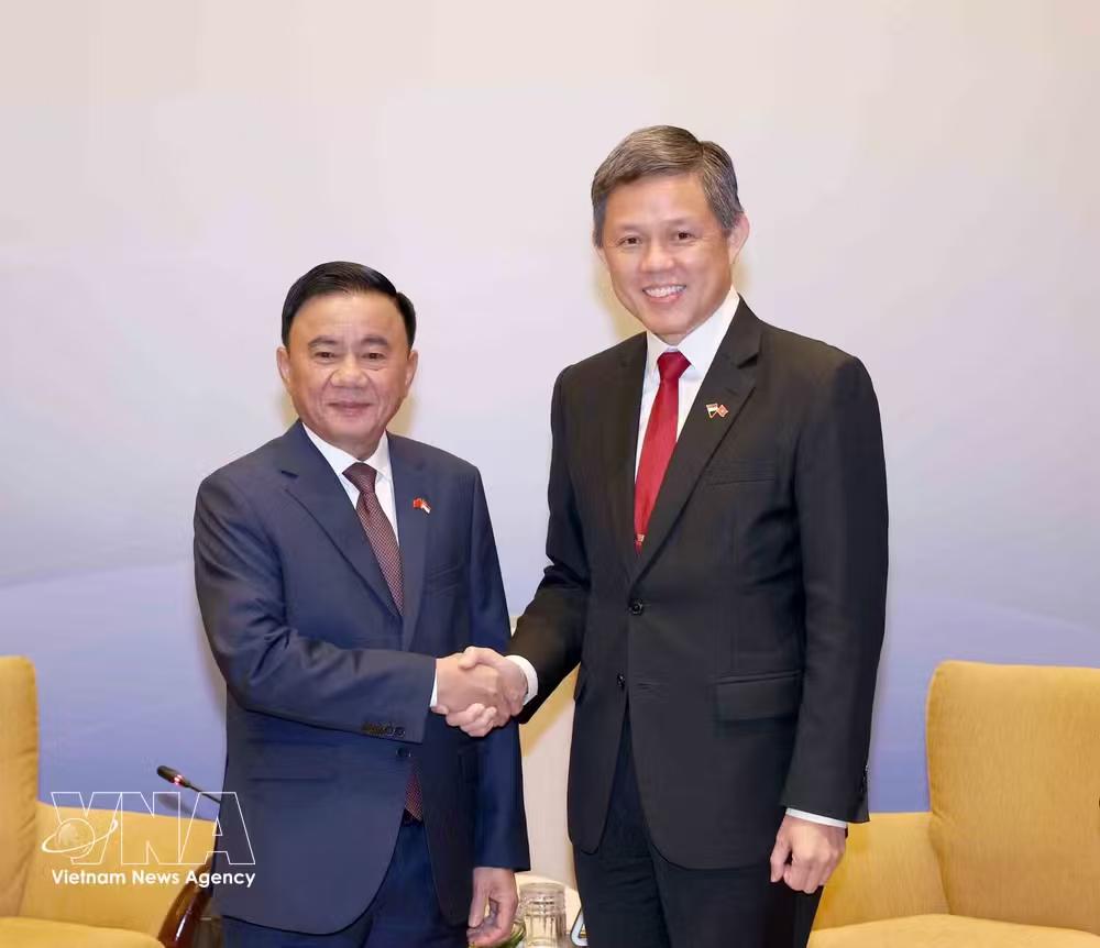 不得不说，新加坡国防部长陈振声非常儒雅、一表人才

8月25日上午，陈振声主持仪