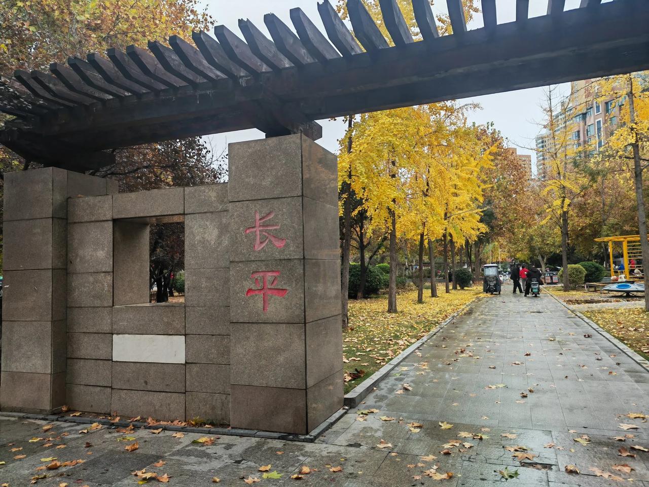 人老了，是有儿女还是有钱幸福？为什么不自已有钱，存款百万！儿女双全，女能持家，儿