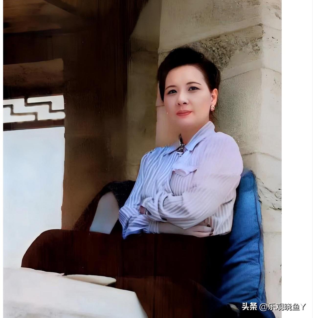 这才是上世纪四十年代末宋美龄在庐山含鄱口小憩时的真实样貌，这并不是演戏，也并不是