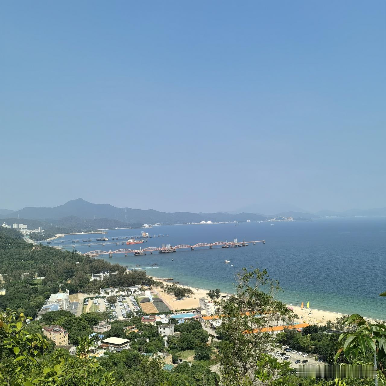 看懂当下全球股市：护的不是指数，是国家的资本底牌。
 
这两天的全球资本市场，堪