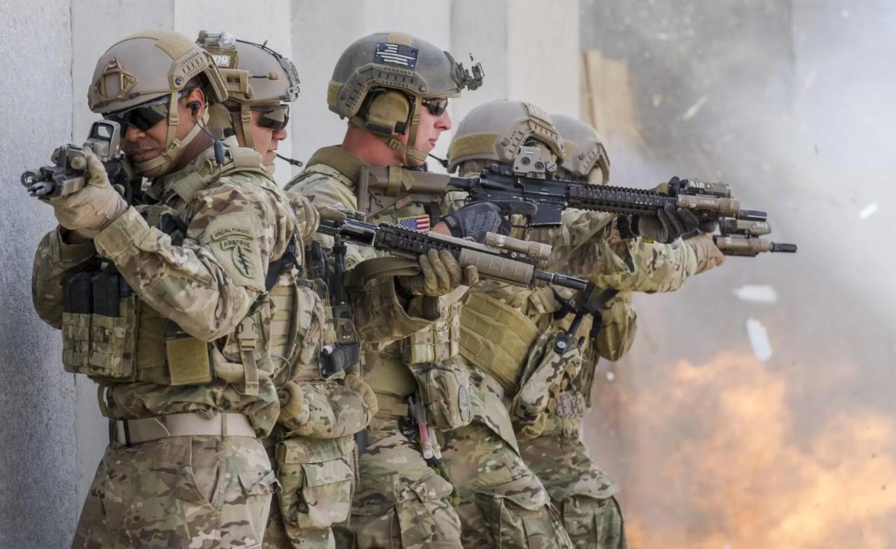 细品美以空袭伊朗，其实所谓的谈判，不过是等兵到位的遮羞布

28日美以联手对伊朗