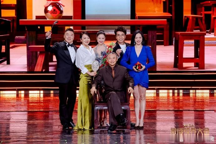 武林外传导演回应二十周年重聚武林外传导演欢迎常回家看看主创重聚复刻经典，有人思乡